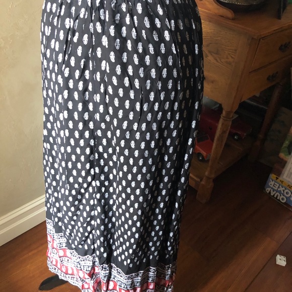Woman’s Beautiful Boho Skirt - Picture 3 of 7